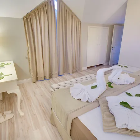 Pinehill & Otel 3*