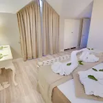 Pinehill & Hotel