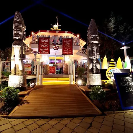 Pinehill Hotel&suites Hotel