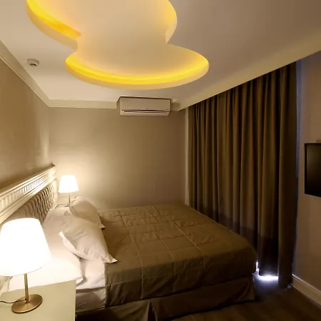 Pinehill Hotel&suites