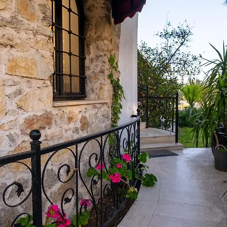 Pinehill Hotel&suites 3*