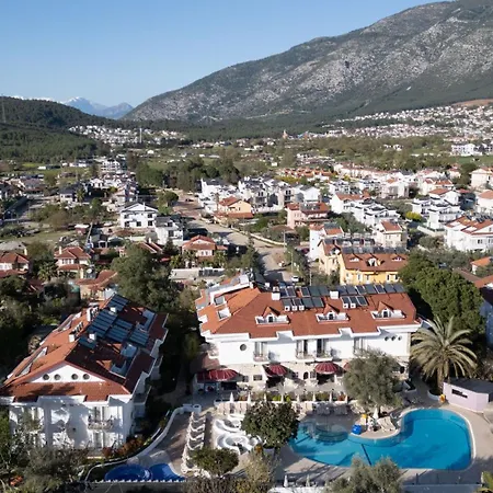 Pinehill Hotel&suites