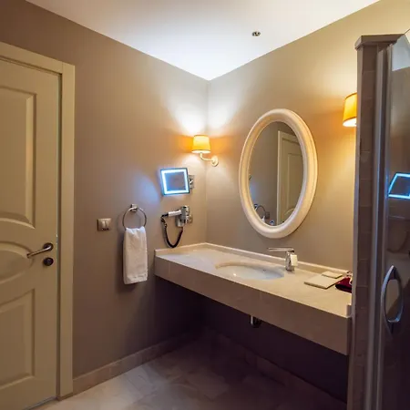 Pinehill Hotel&suites Hotel