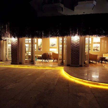 Pinehill Hotel&suites Hotel