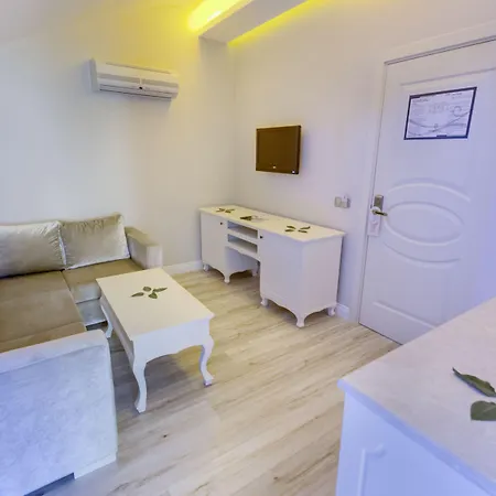 Pinehill Hotel&suites 3*