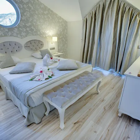 Pinehill & Otel Ölüdeniz