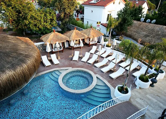 Pinehill Hotel&suites