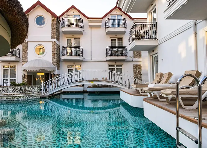 Hotell Pinehill Hotel&suites Öludeniz