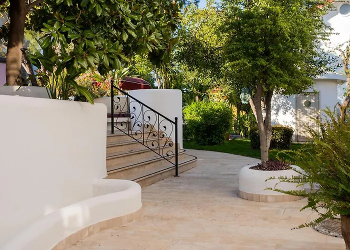 Pinehill Hotel&suites Hotell 3*