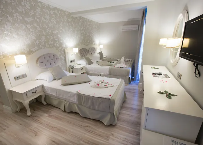 Pinehill Hotel&suites Hotell