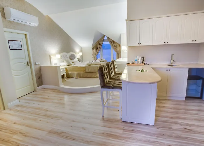 Pinehill Hotel&suites Hotell 3*