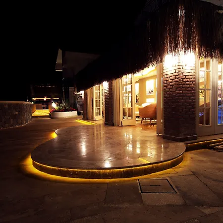 Pinehill Hotel&suites Hotel