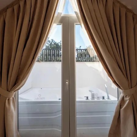 Pinehill Hotel&suites