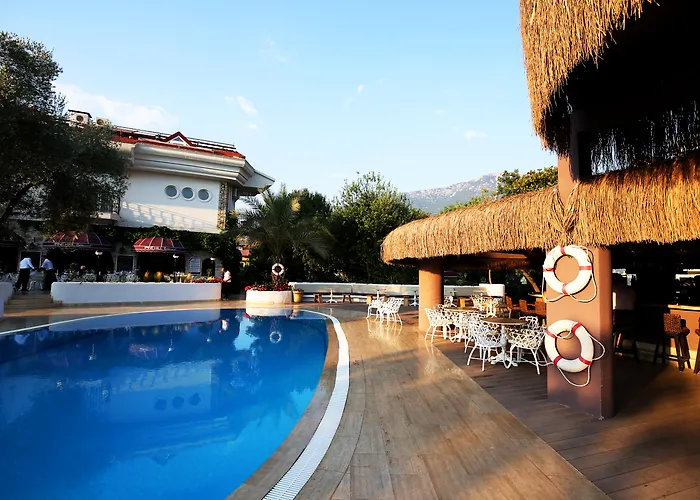 Pinehill Hotel&suites 3*