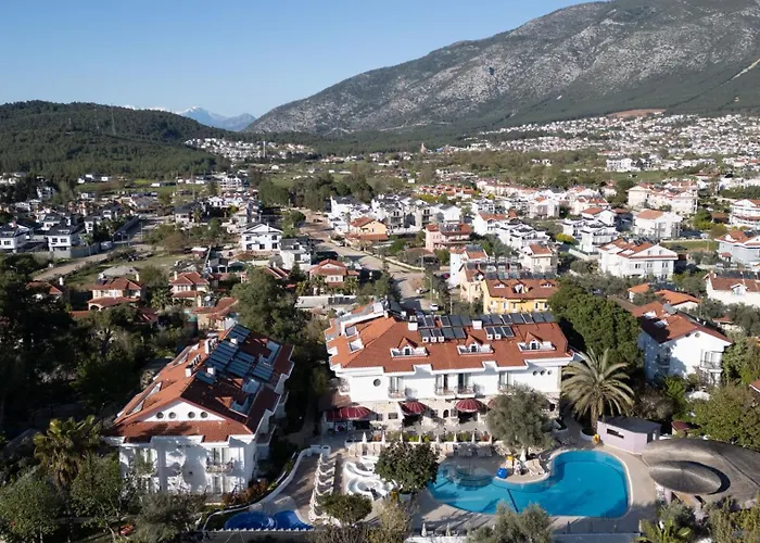 Pinehill Hotel&suites