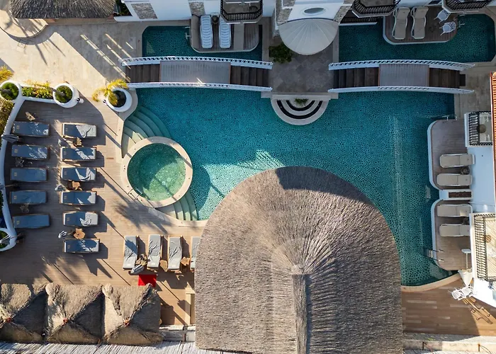 Pinehill Hotel&suites 3* Öludeniz